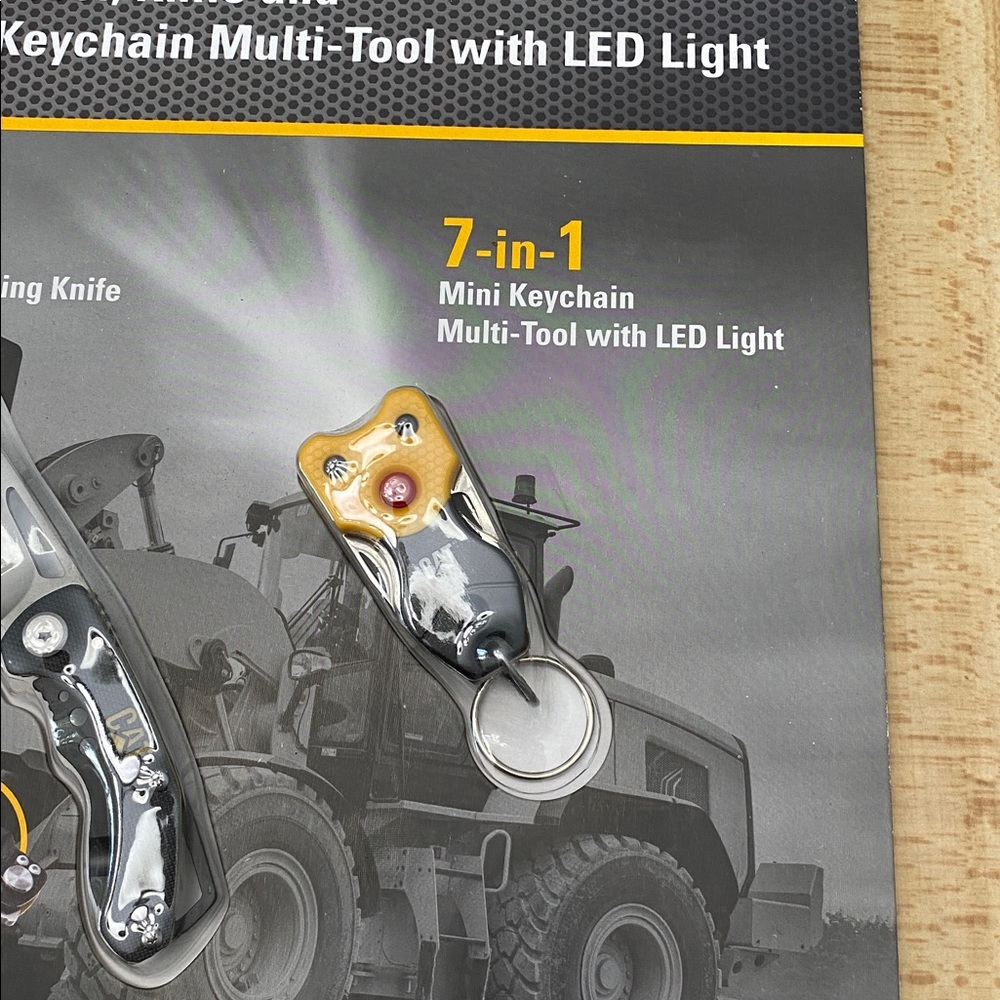 NIP CAT 3 pc. Multi-tool, knife and Mini Keychain Multi-tool with LED Light - Picture 5 of 9